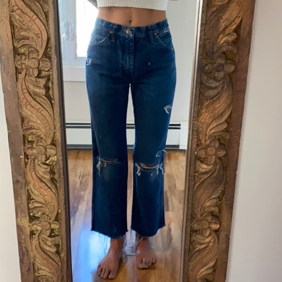 Vintage distressed Wrangler Jeans - Picture 3 of 14